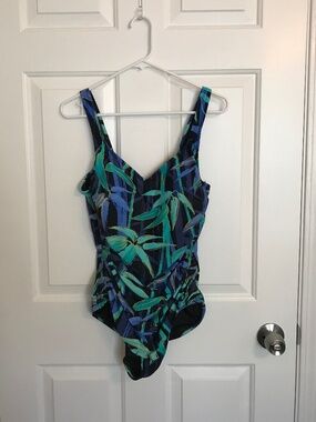 Maxine Of Hollywood Minimizer Tummy Control Girl Leg Side Shirred Swimsuit Sz 16